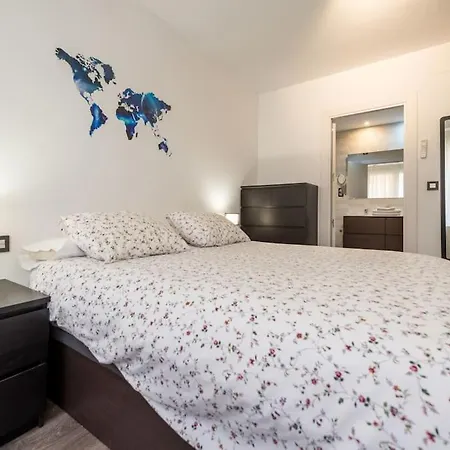 Luxury Apartment *